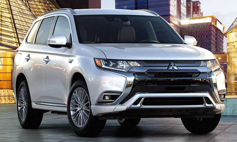 2019 Mitsubishi Outlander PHEV front exterior view
