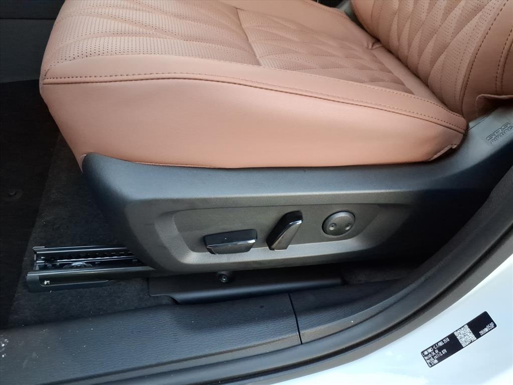 2026 Mitsubishi Outlander SEL - Photo 12