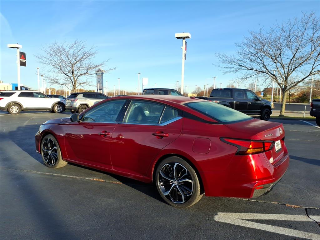 2024 Nissan Altima 2.5 SR photo 4