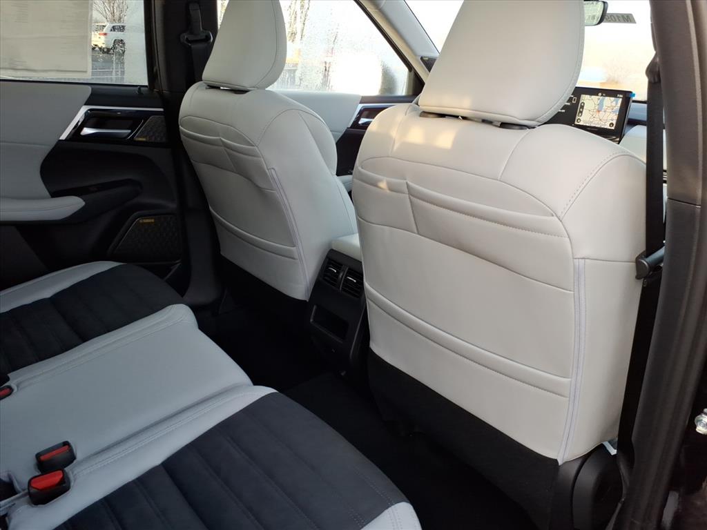 2026 Mitsubishi Outlander SE - Photo 18