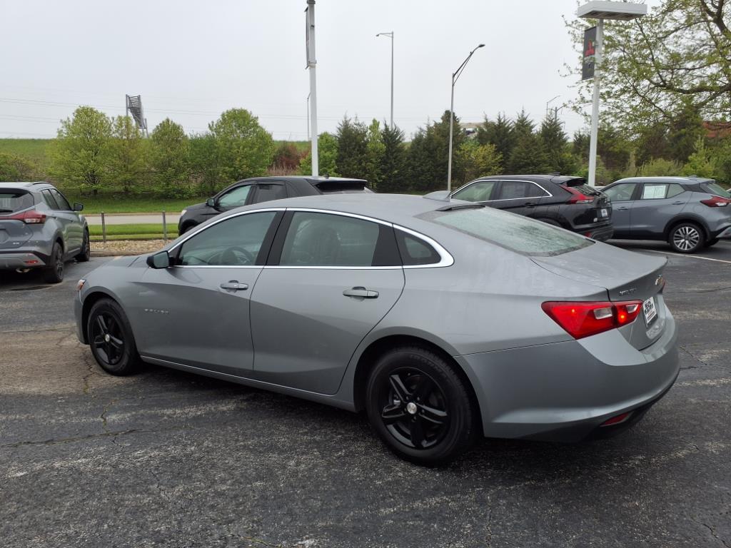 2023 Chevrolet Malibu 1LT photo 3
