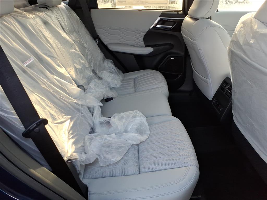2026 Mitsubishi Outlander SEL - Photo 17