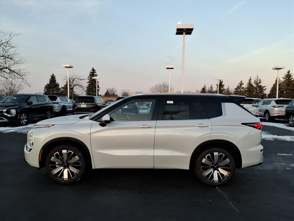 2026 Mitsubishi Outlander SEL - Photo 8