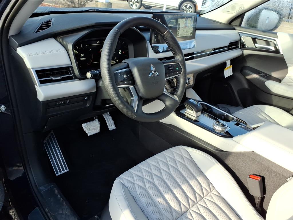 2026 Mitsubishi Outlander SEL - Photo 10