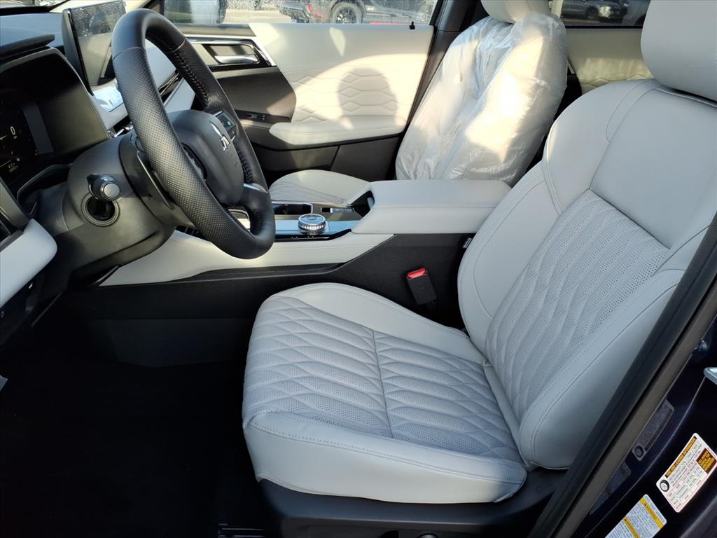 2026 Mitsubishi Outlander SEL - Photo 11