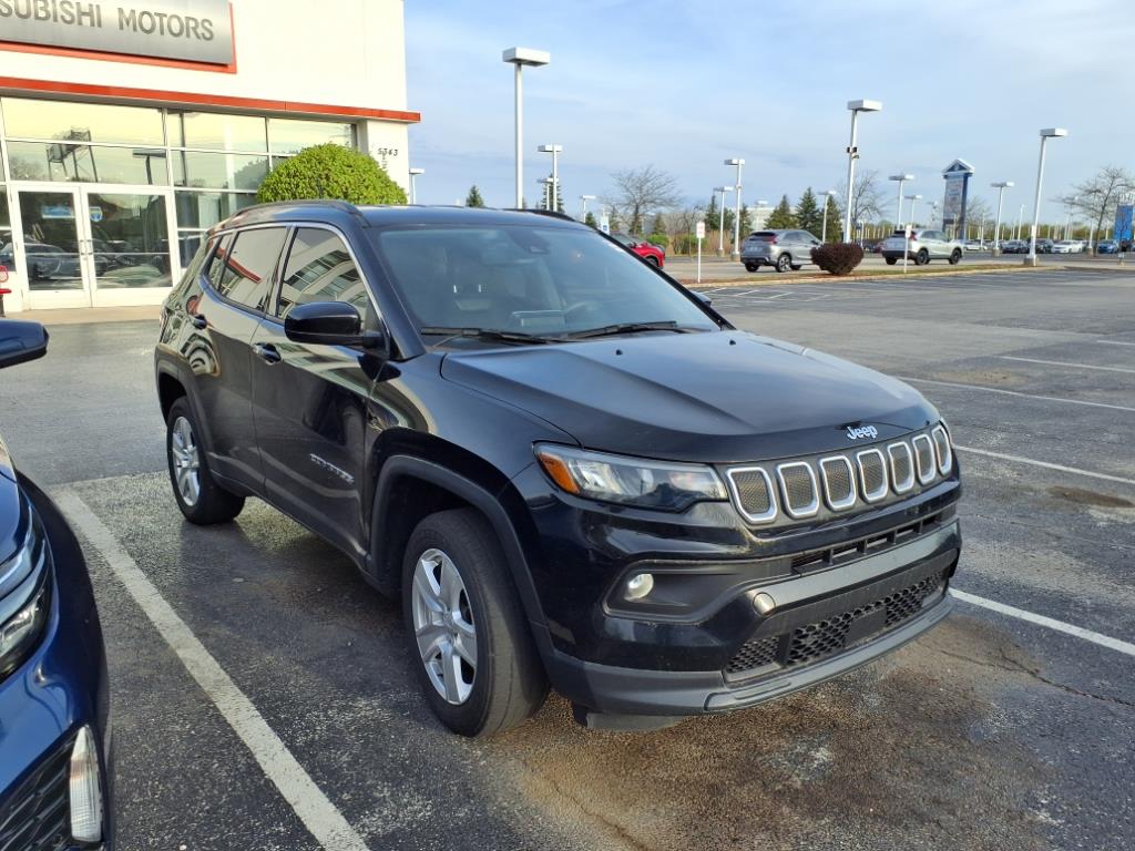2022 Jeep Compass Latitude photo 3