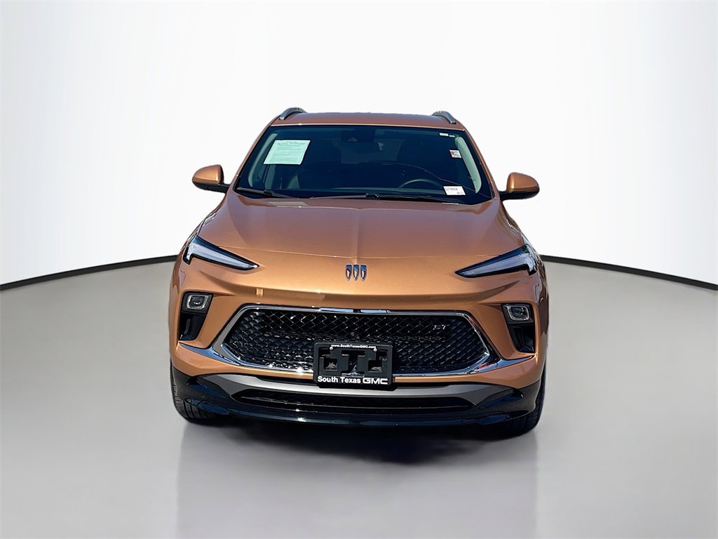 2024 Buick Encore GX Sport Touring photo 2