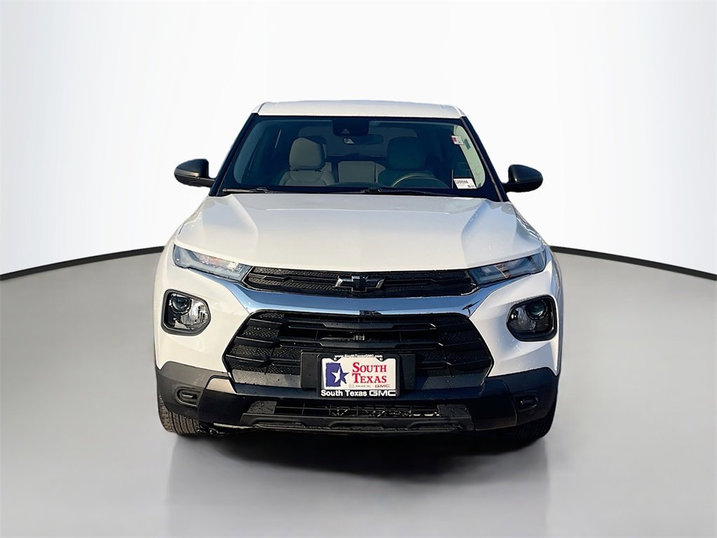 2021 Chevrolet Trailblazer LS photo 2