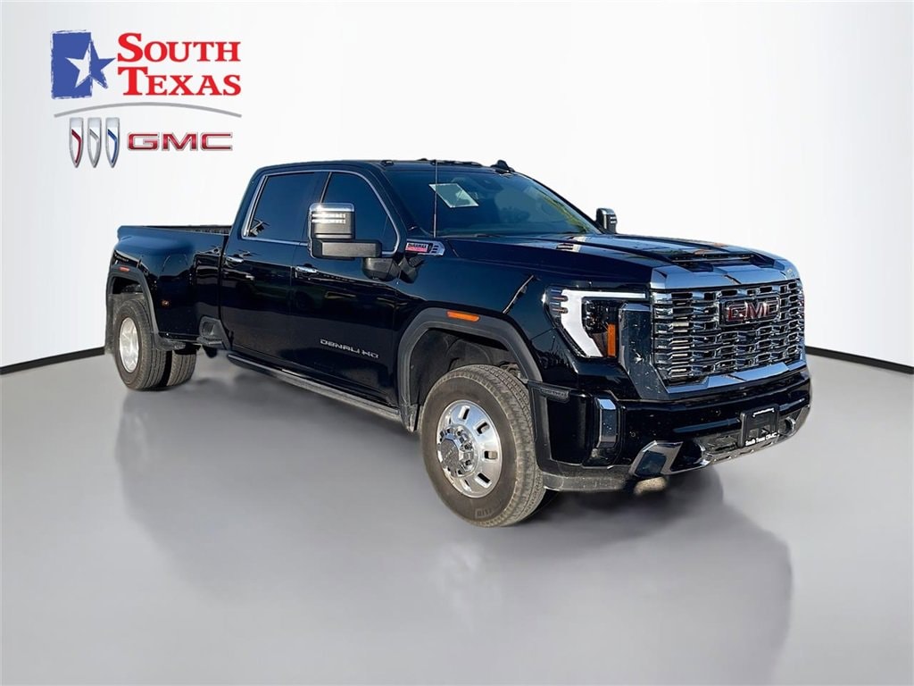 2024 GMC Sierra 3500HD Denali's photo