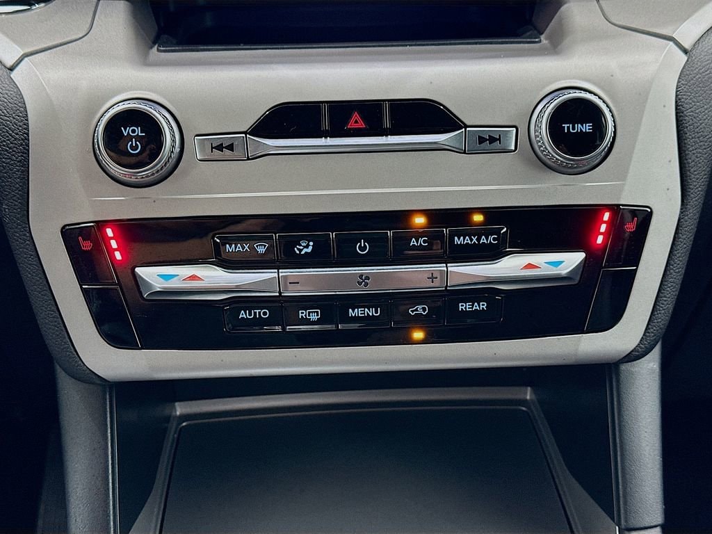 2024 Ford Explorer XLT - Photo 15