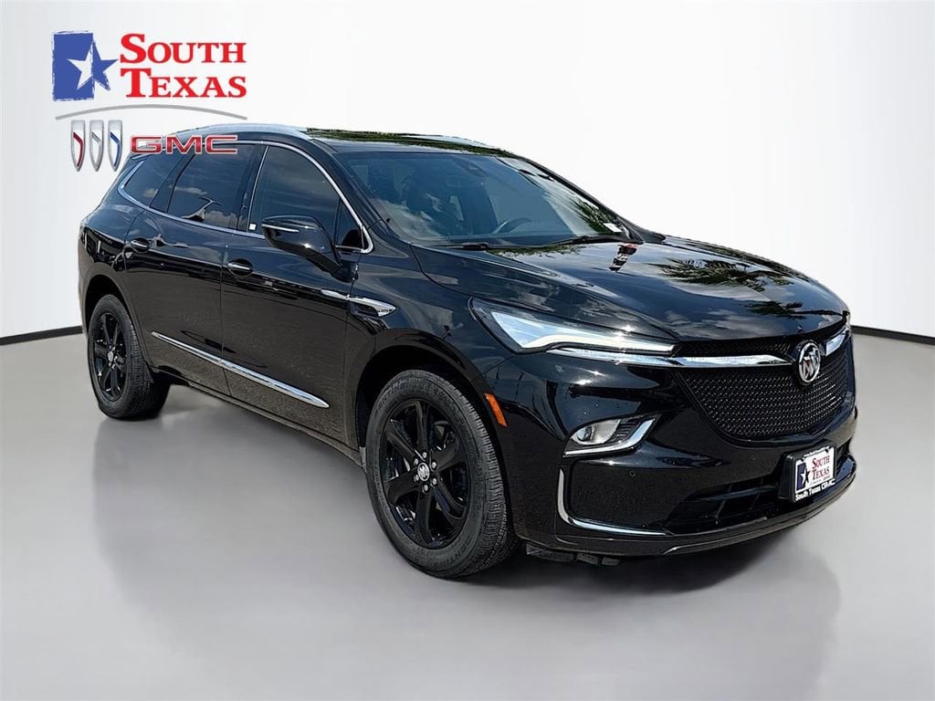 2024 Buick Enclave Essence's photo