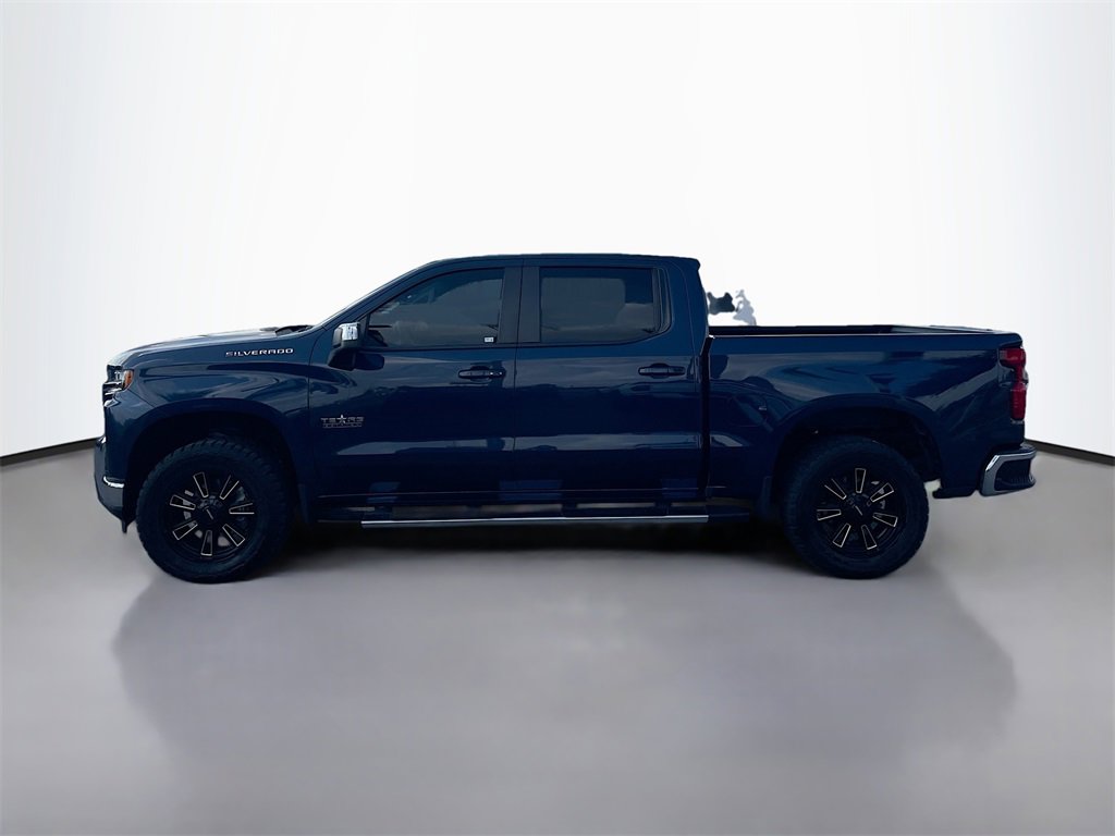 2021 Chevrolet Silverado 1500 LT photo 2