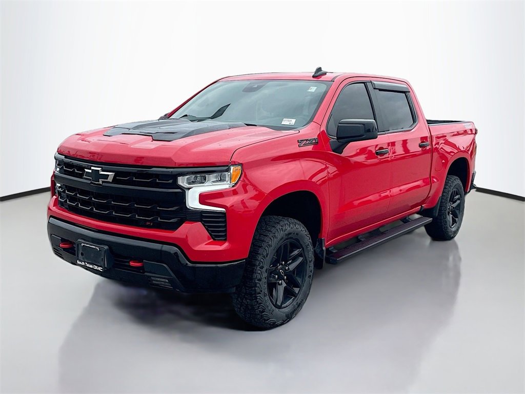 2024 Chevrolet Silverado 1500 LT Trail Boss photo 2