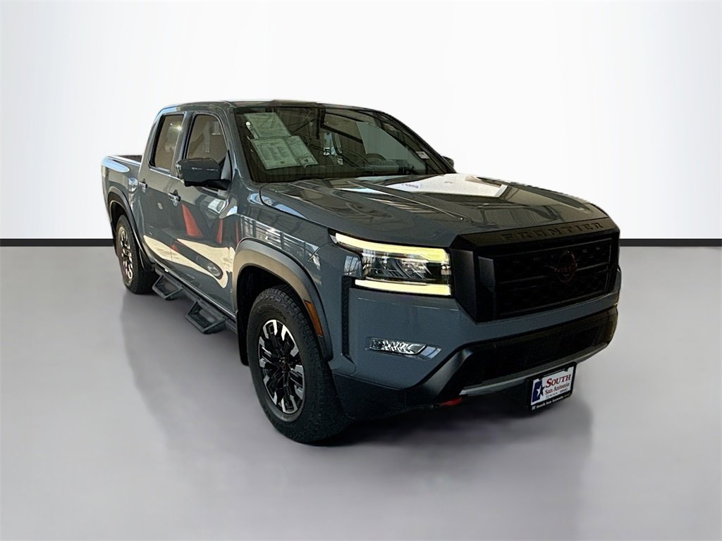 2022 Nissan Frontier PRO-X photo 3
