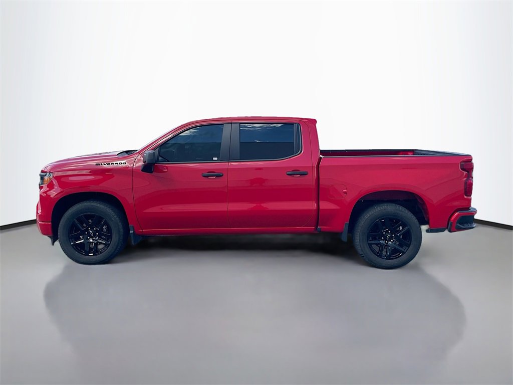 2023 Chevrolet Silverado 1500 Custom photo 2