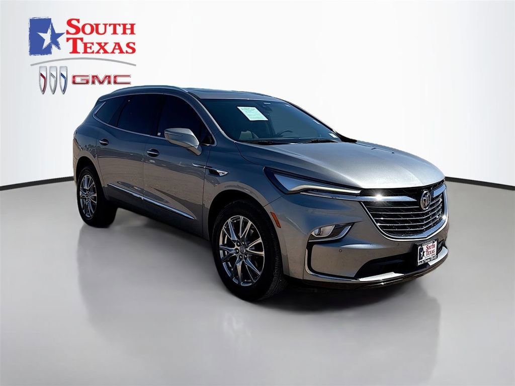 2023 Buick Enclave Essence's photo