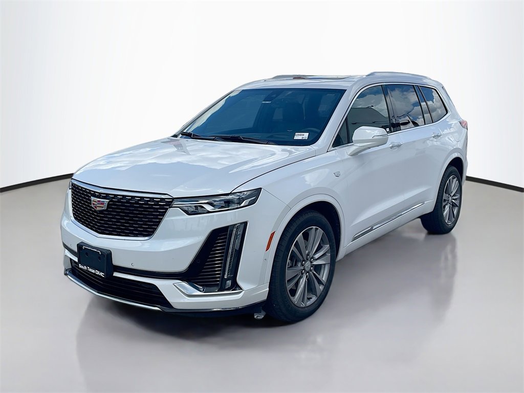 2025 Cadillac XT6 Premium Luxury photo 3