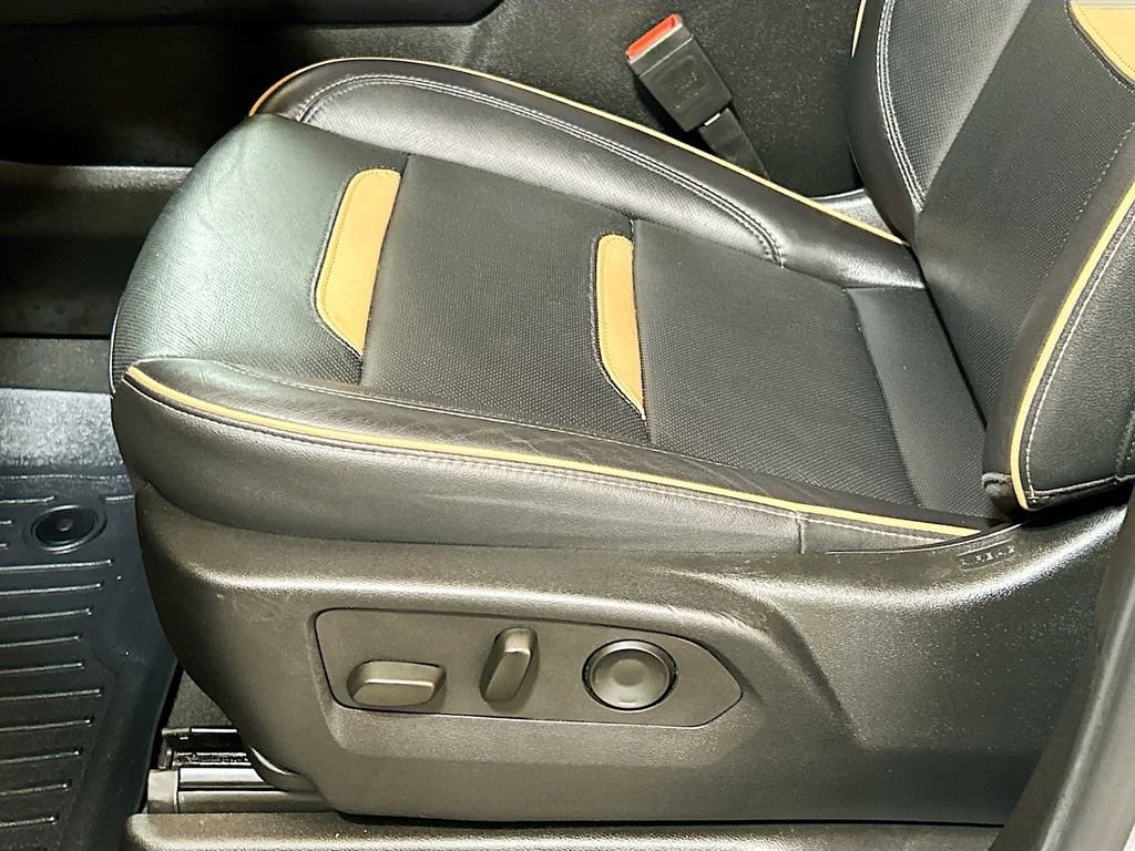 2024 GMC Yukon AT4 - Photo 17