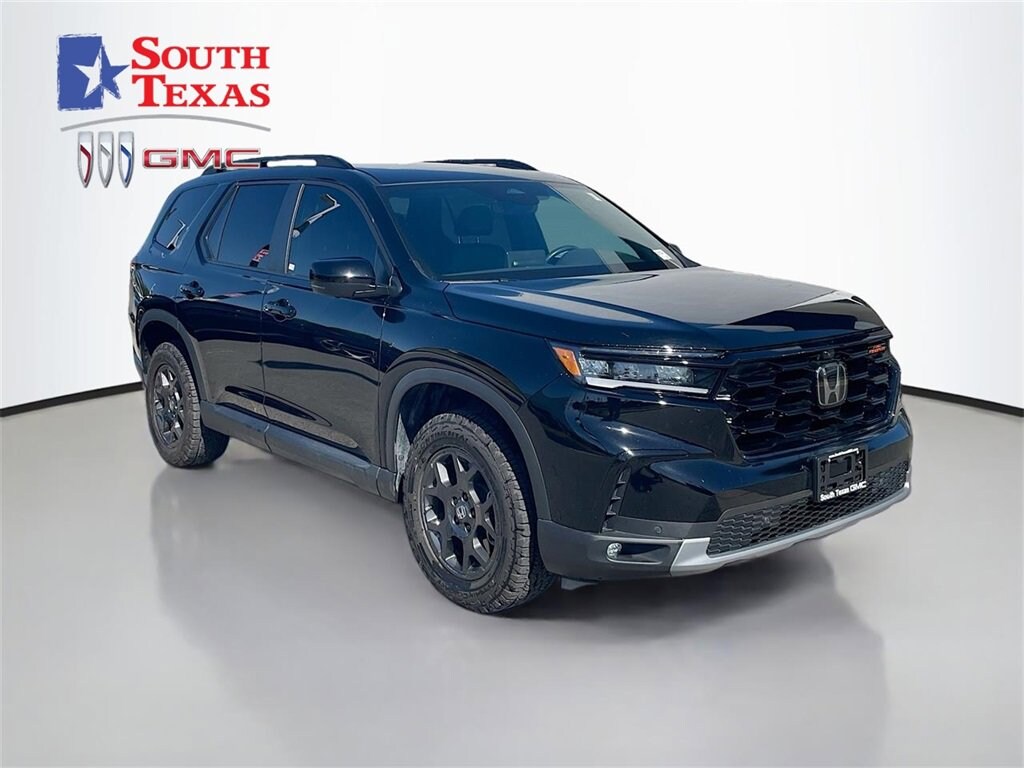 Used 2025 Honda Pilot TrailSport SUV