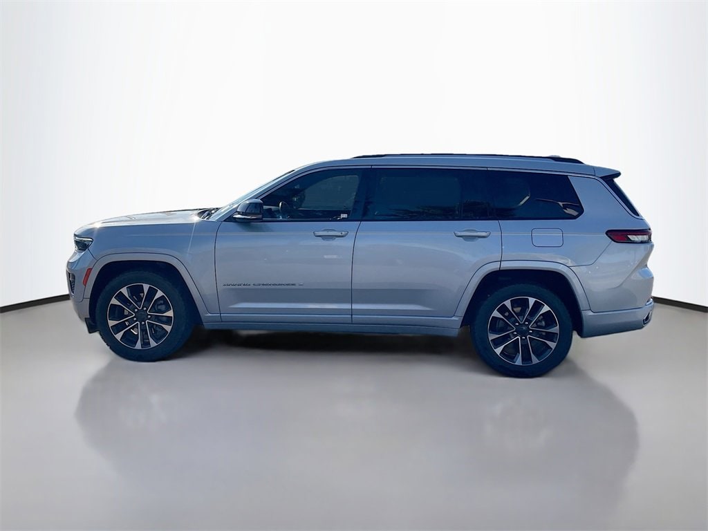 2021 Jeep Grand Cherokee Overland photo 2