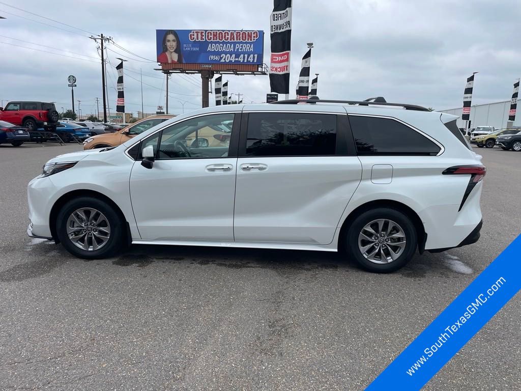 Used 2022 Toyota Sienna XLE with VIN 5TDYRKEC1NS091985 for sale in Mcallen, TX