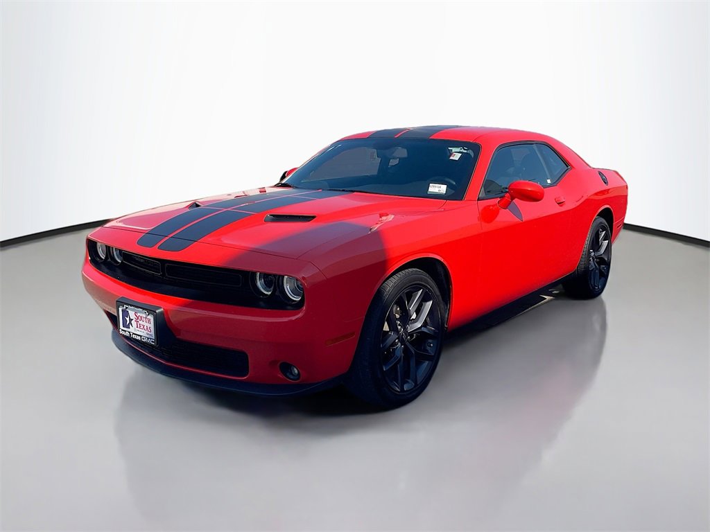 2023 Dodge Challenger SXT photo 3
