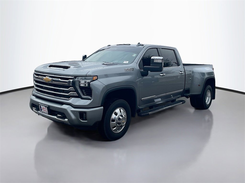 2024 Chevrolet Silverado 3500HD High Country photo 3