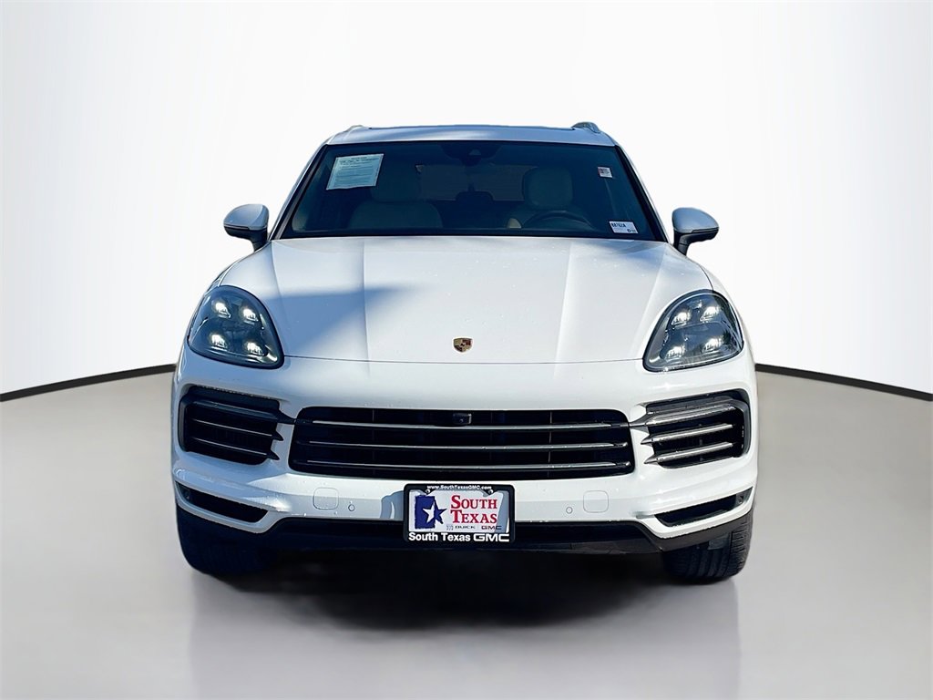 2021 Porsche Cayenne photo 2