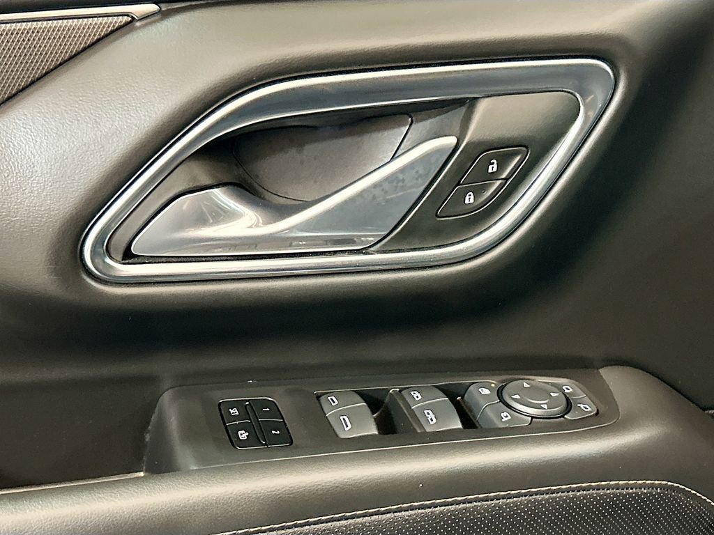 2024 GMC Yukon AT4 - Photo 15