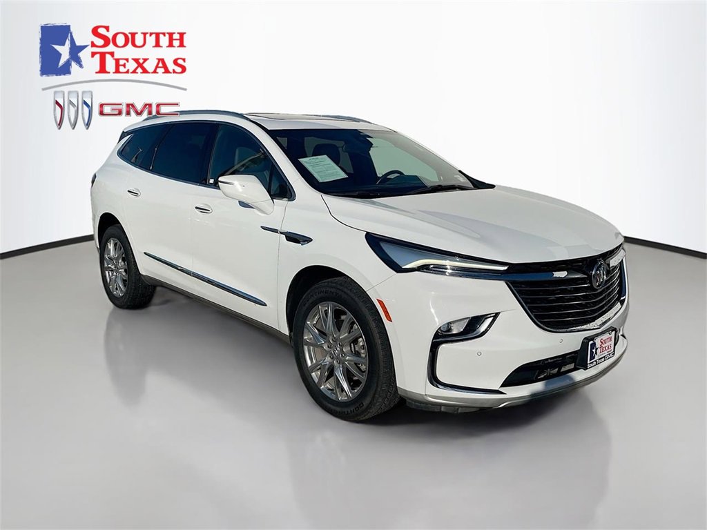 2023 Buick Enclave Essence's photo