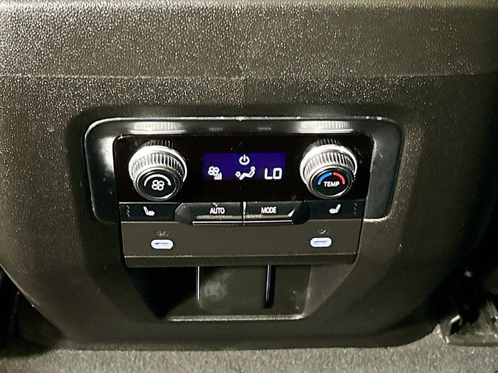 2024 GMC Yukon AT4 - Photo 24