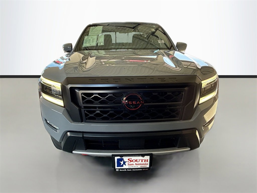 2022 Nissan Frontier PRO-X photo 2