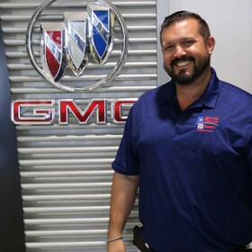 Staff member JUAN LOPEZ from ID_93f73119691e