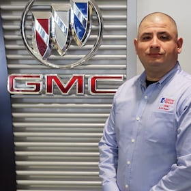 Staff member CESAR GONZALEZ from ID_fa24e32da4e6