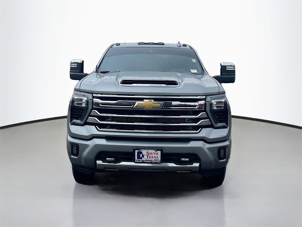 2024 Chevrolet Silverado 3500HD High Country photo 2