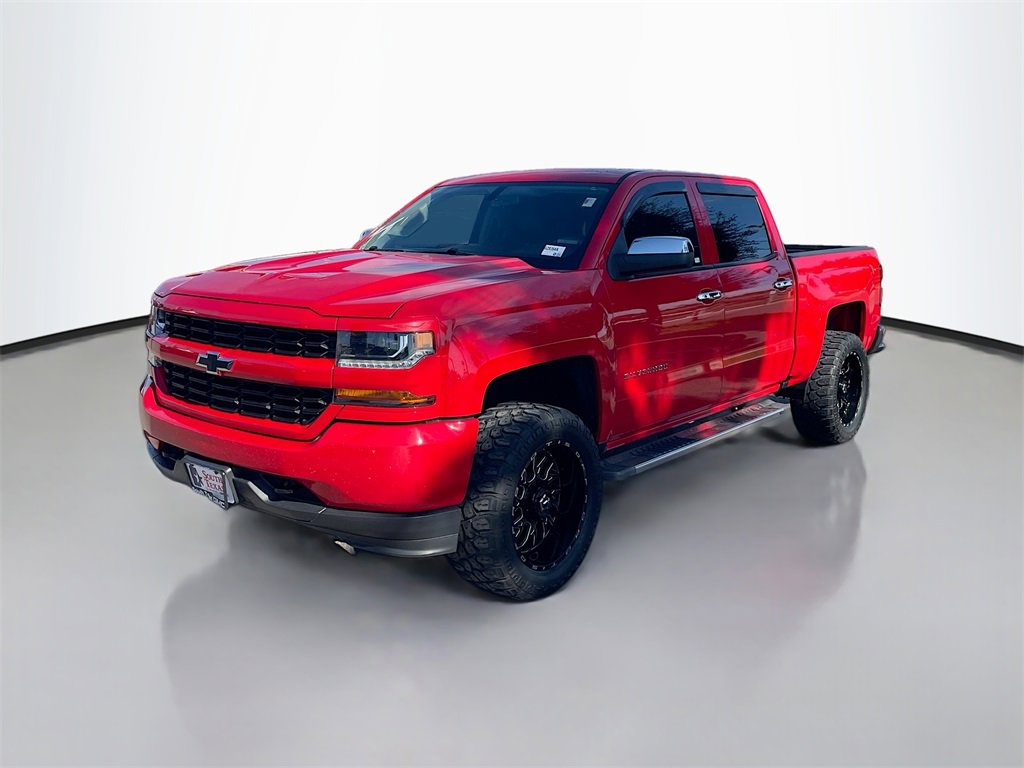 2018 Chevrolet Silverado 1500 Custom photo 3