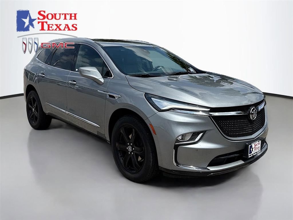 2024 Buick Enclave Essence's photo