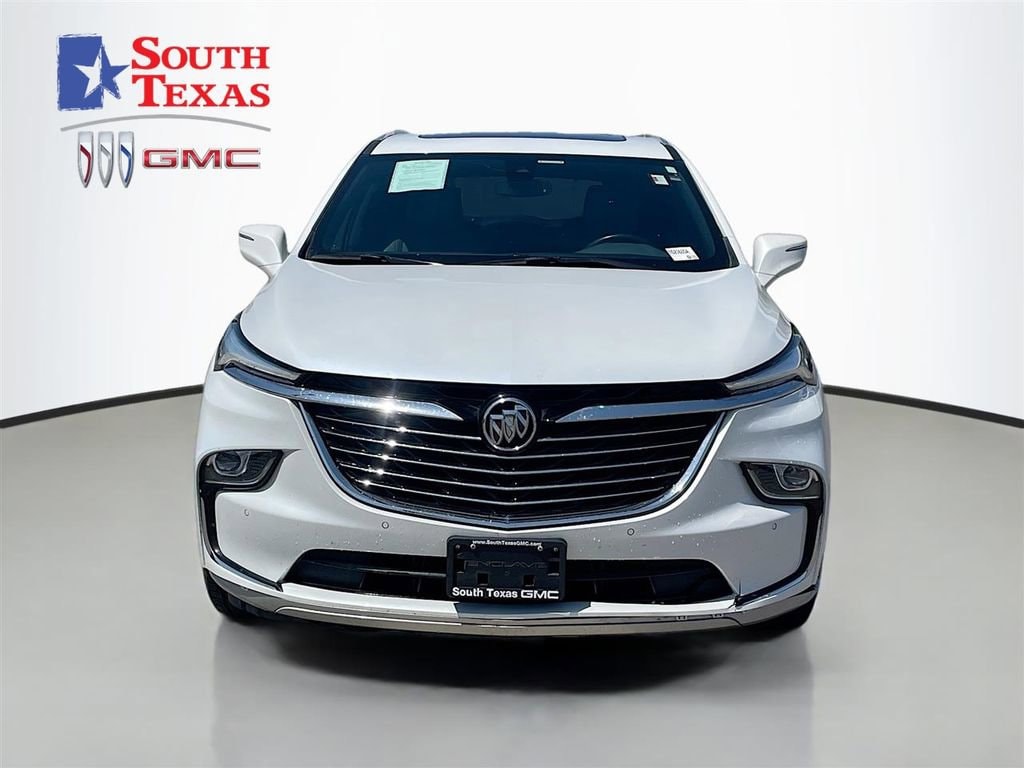 2023 Buick Enclave Essence's photo
