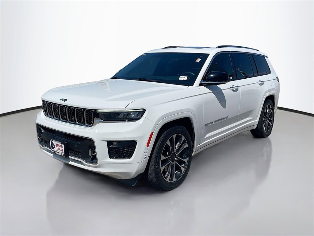 2022 Jeep Grand Cherokee Overland photo 3