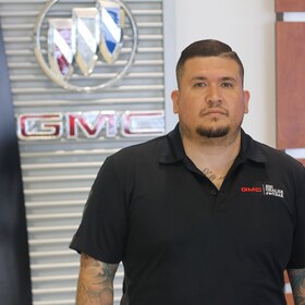 Staff member Jose Alonzo from ID_edd6eac11b19