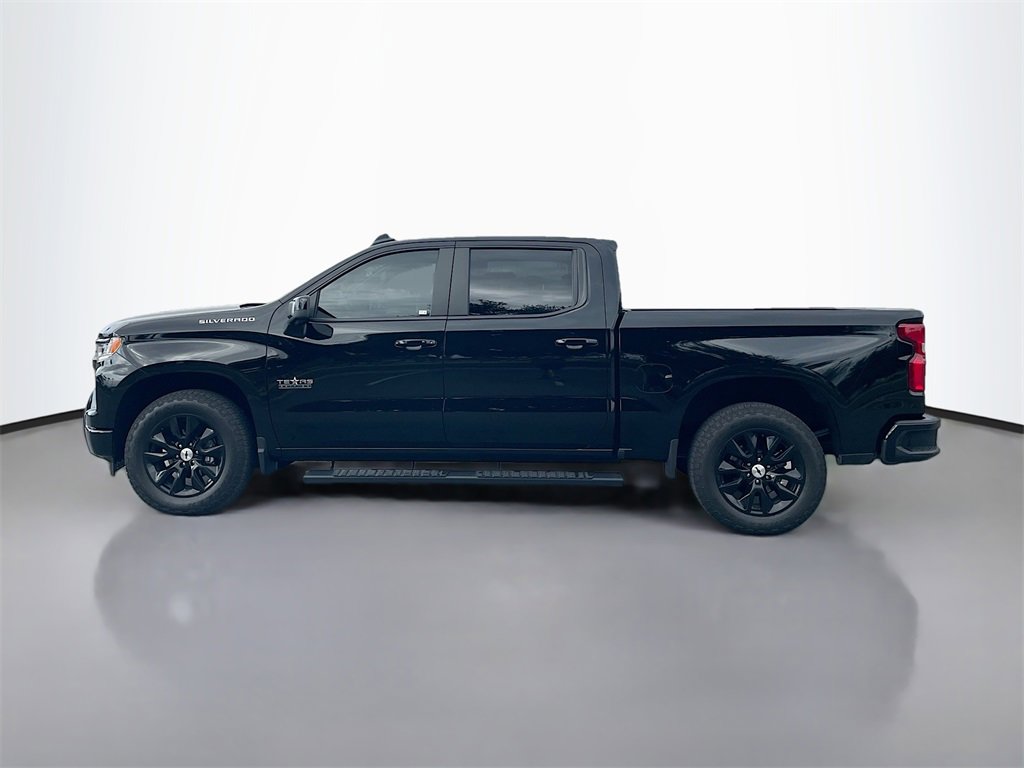 2025 Chevrolet Silverado 1500 RST photo 2