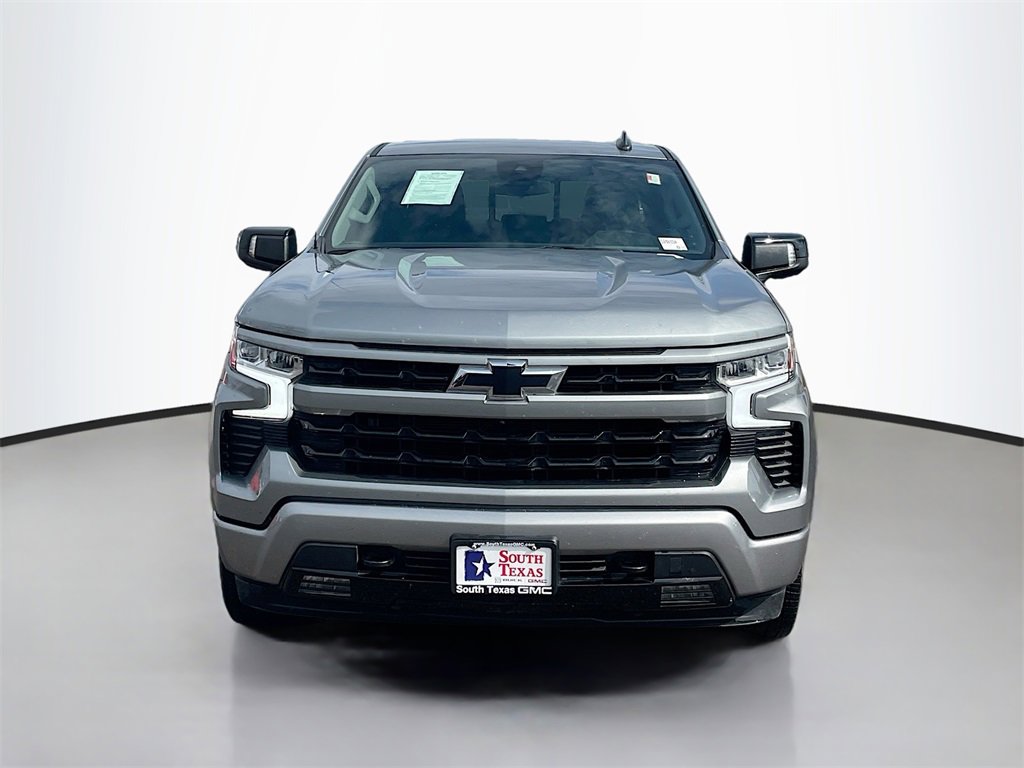 2023 Chevrolet Silverado RST photo 2