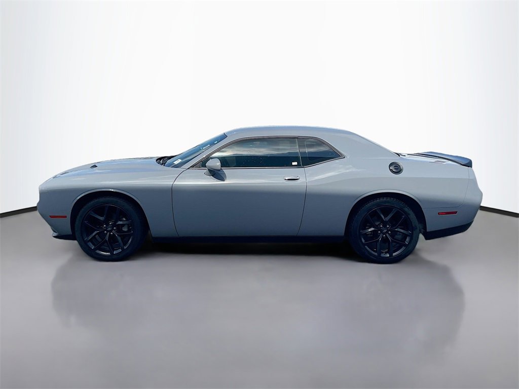 2022 Dodge Challenger SXT photo 4