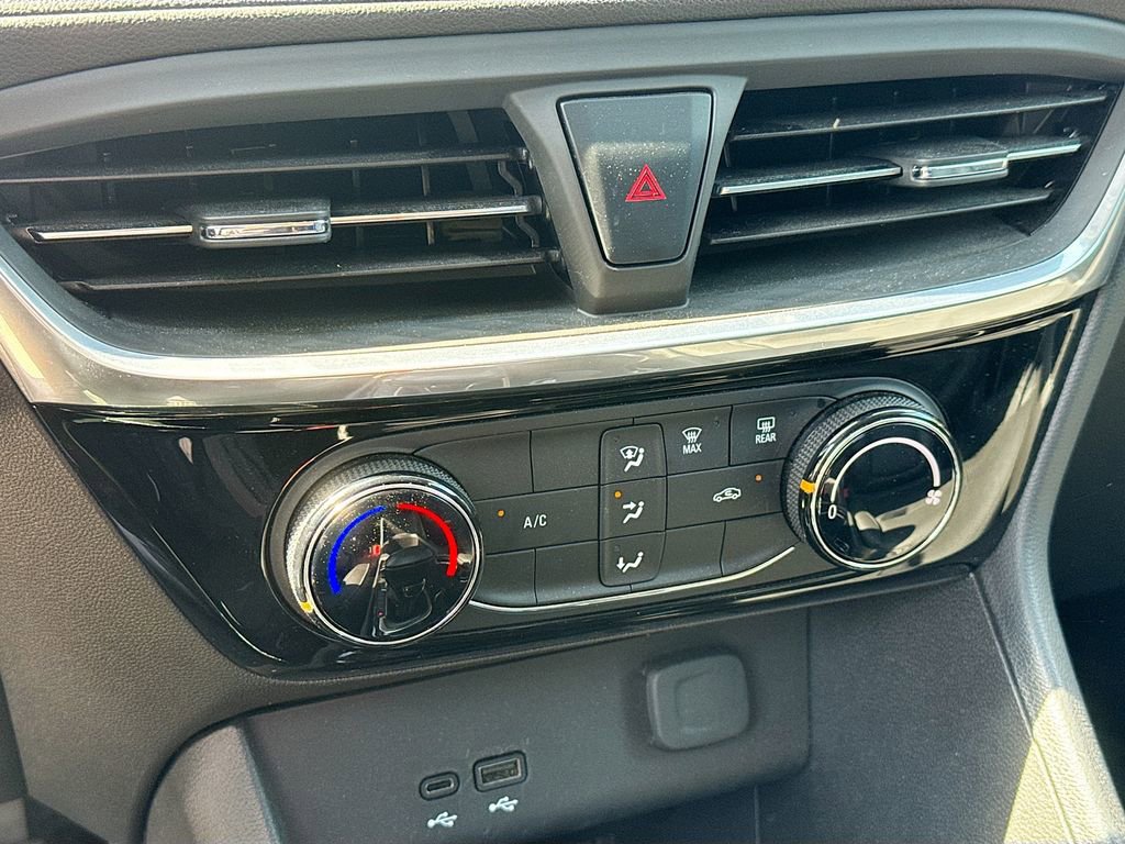 2024 Buick Encore GX Sport Touring - Photo 17