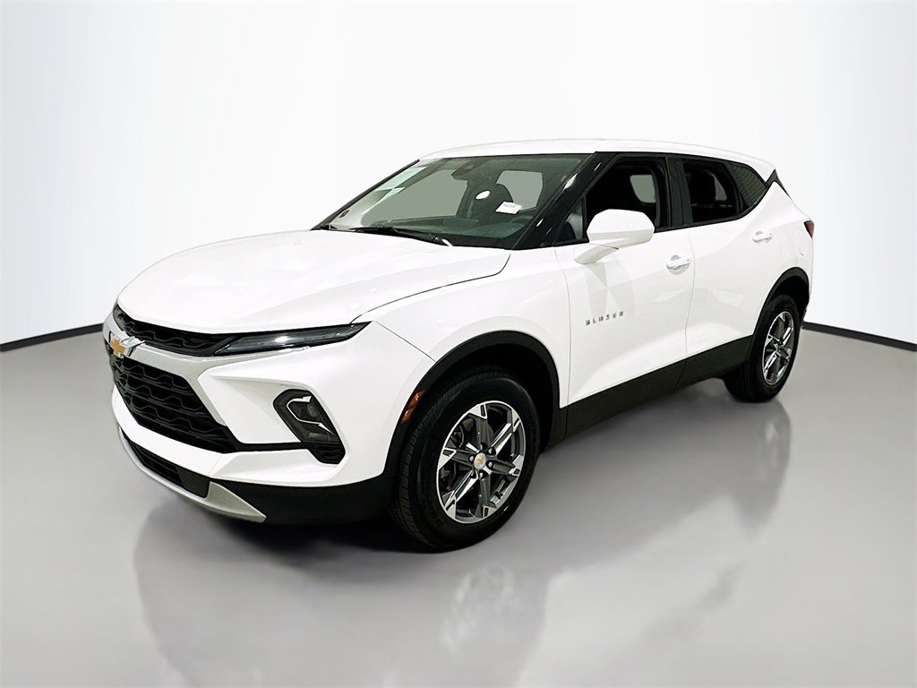 2023 Chevrolet Blazer 2LT photo 3