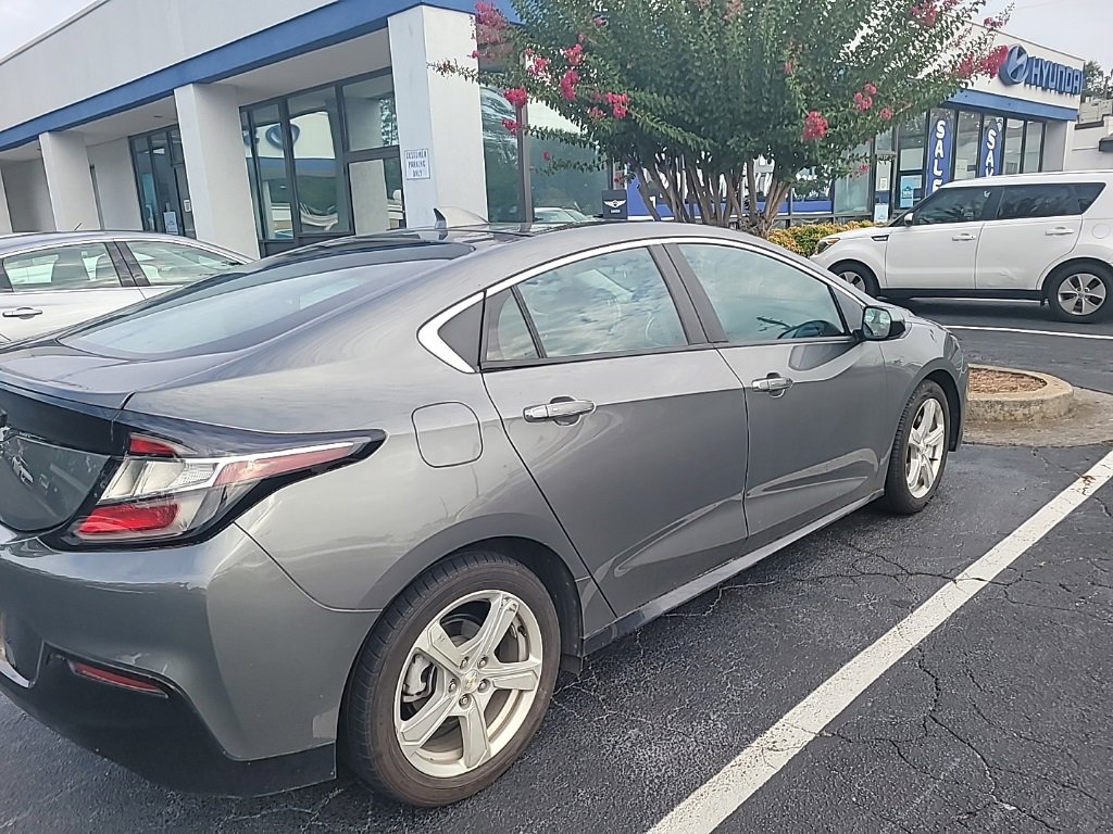 2016 Chevrolet Volt LT photo 2