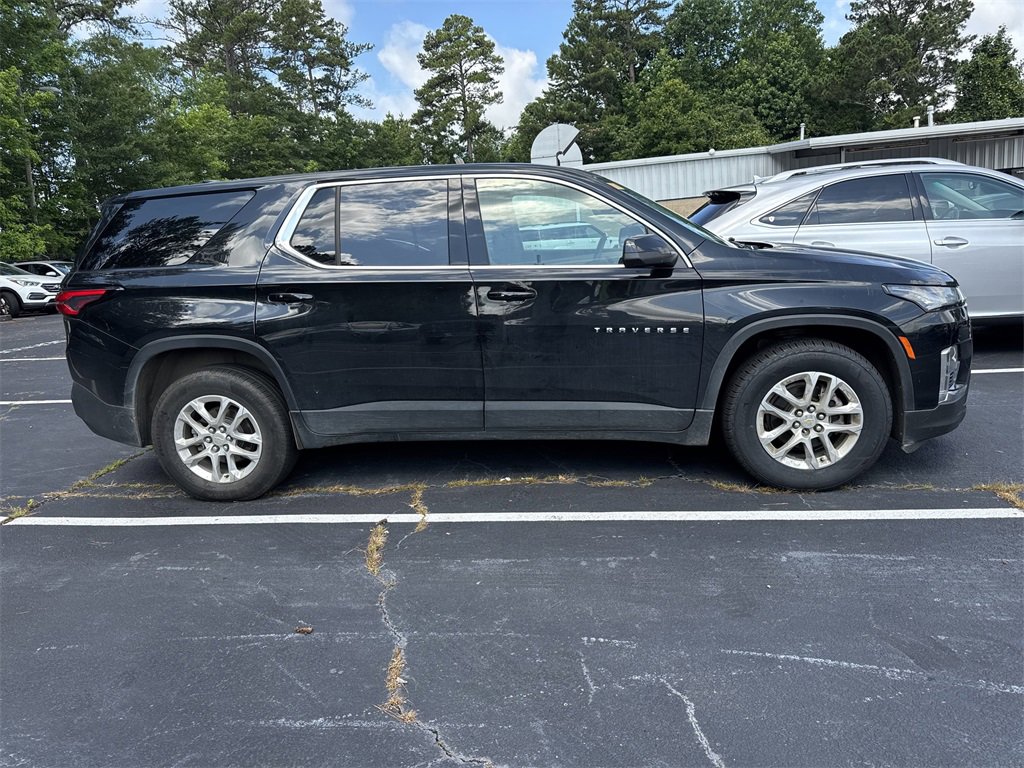 2022 Chevrolet Traverse LS photo 3