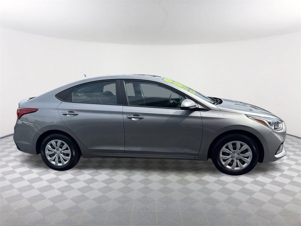 2022 Hyundai Accent SE photo 4