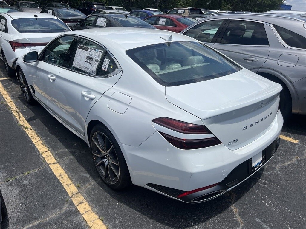 2025 Genesis G70 2.5T photo 3