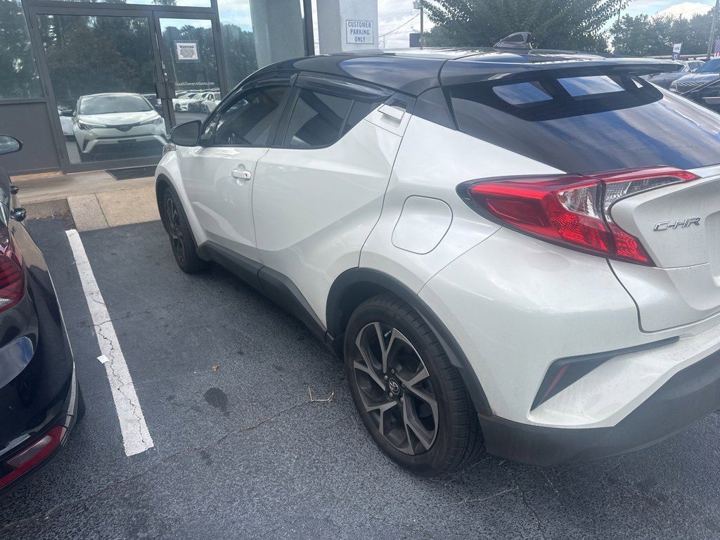 2019 Toyota C-HR XLE photo 3